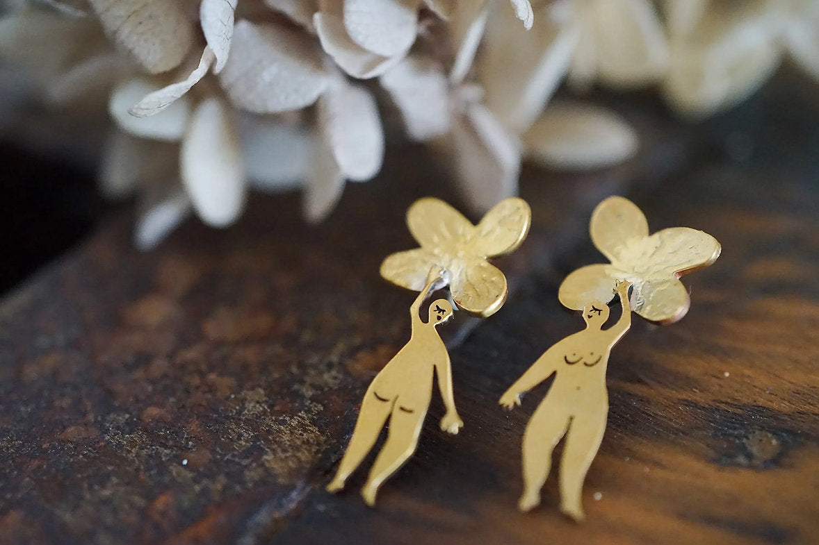 Pendientes pequeñas flores soñadoras
