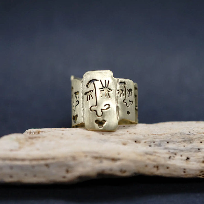 Anillo caritas