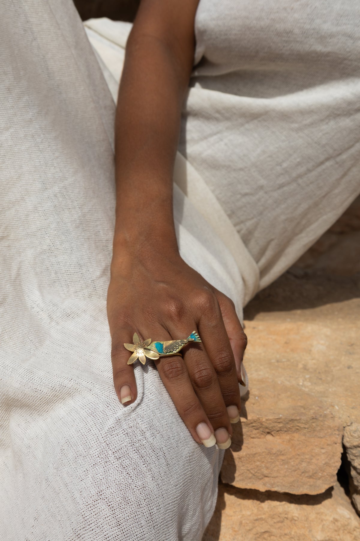 Anillo un colibri indiscreto