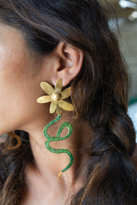 Serpientes y flores