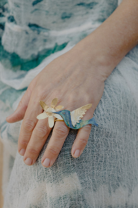 Anillo un colibri indiscreto