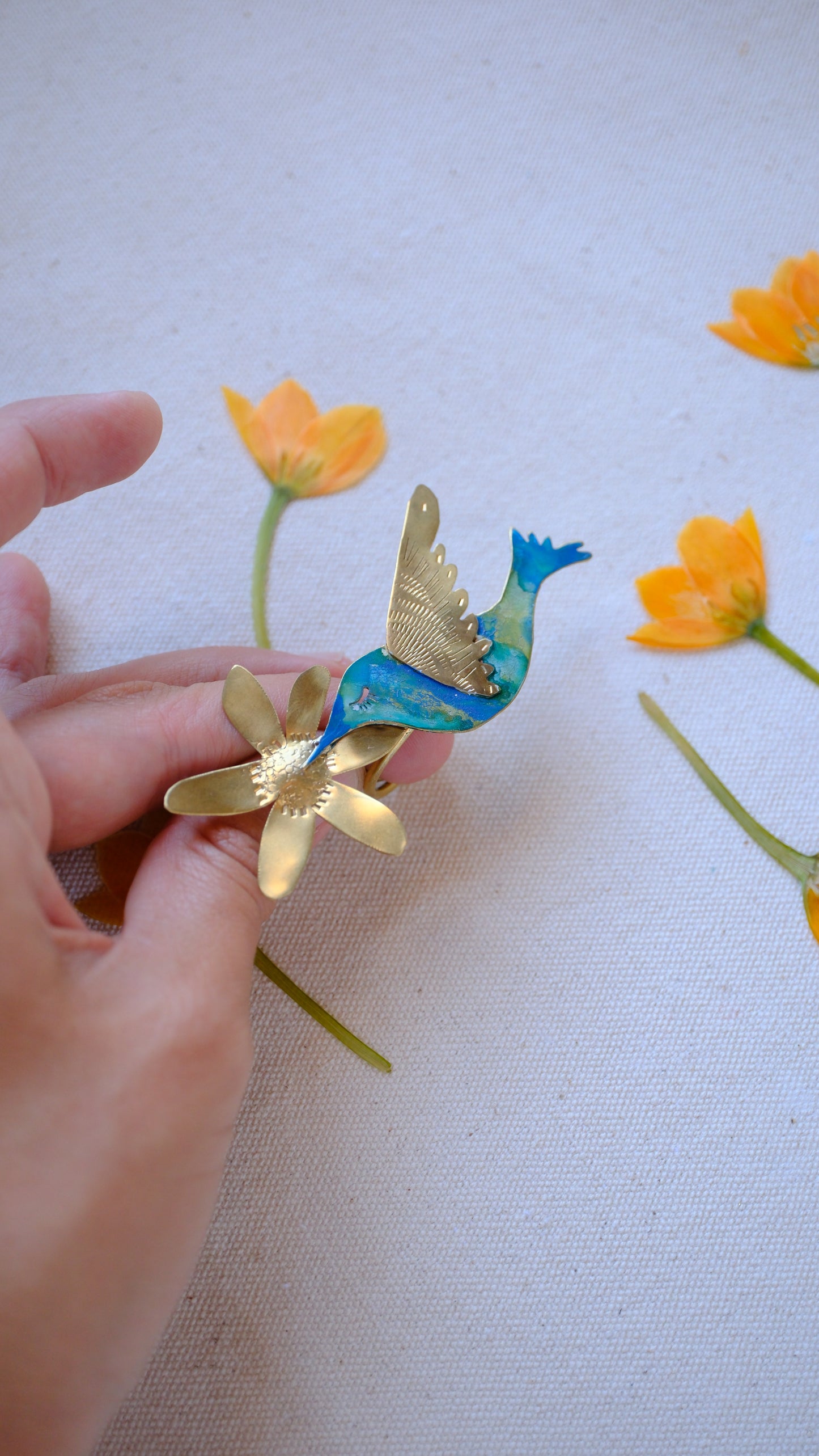 Anillo un colibri indiscreto