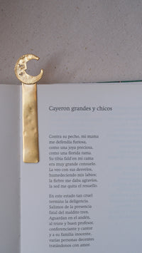Señalador para libros luna