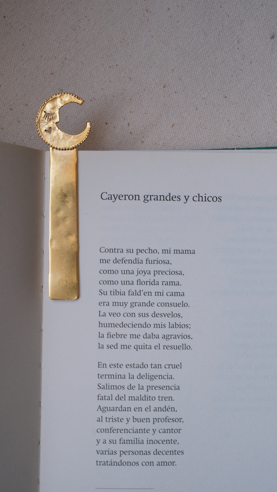 Señalador para libros luna