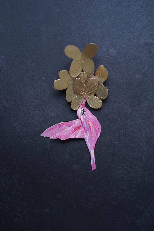 Pendientes colibrí y hortensias
