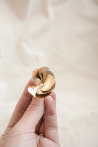 Anillo pétalos amapolas