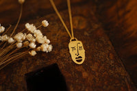 Collar caritas