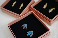 Pendientes pequeños plumajes