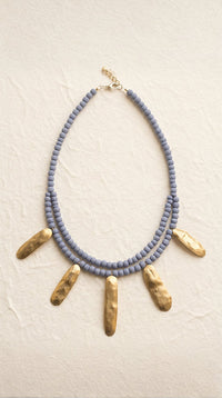 Collar hojas al viento