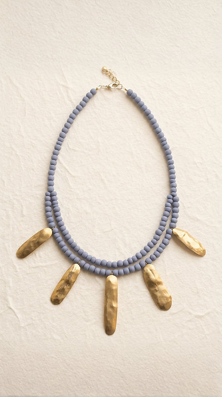Collar hojas al viento