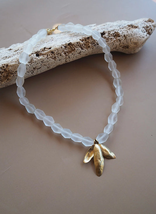 petal necklace