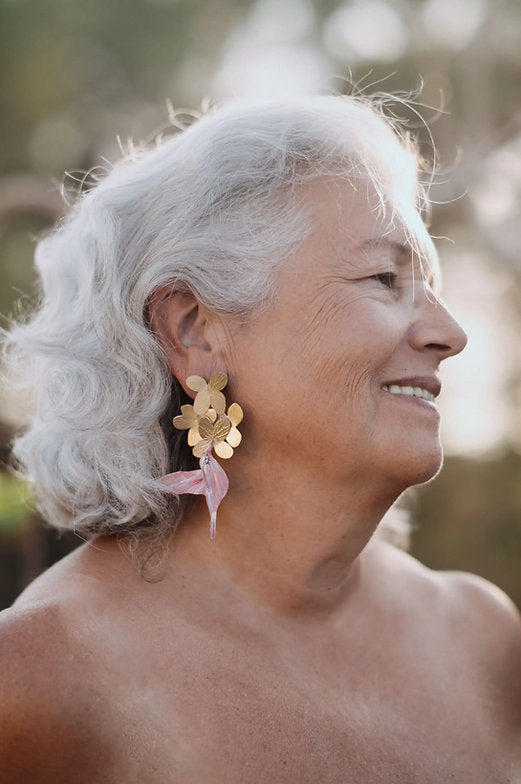 Pendientes colibrí y hortensias