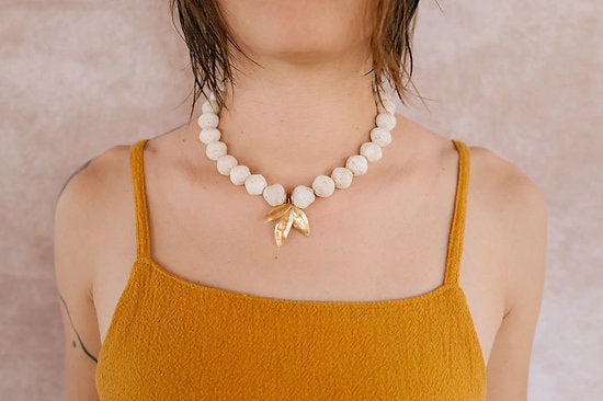 collar petalos