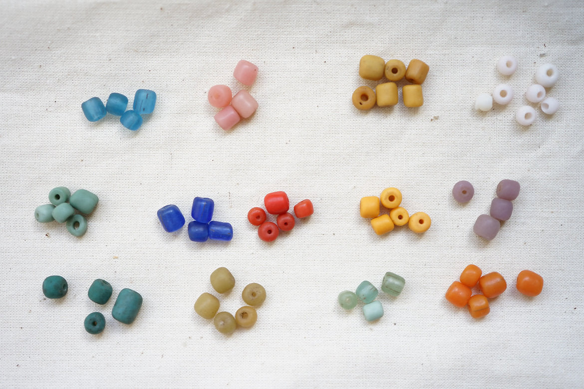 Collares vidrios y colores