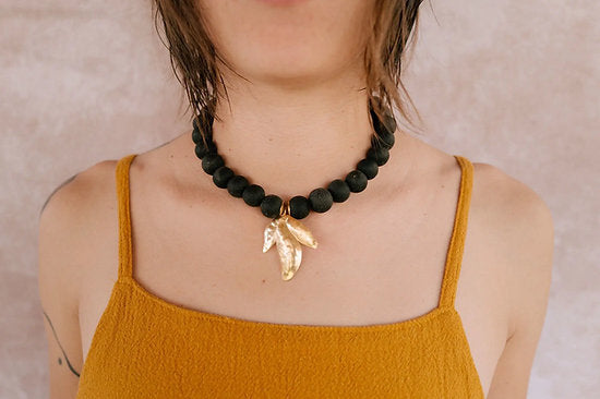 collar petalos