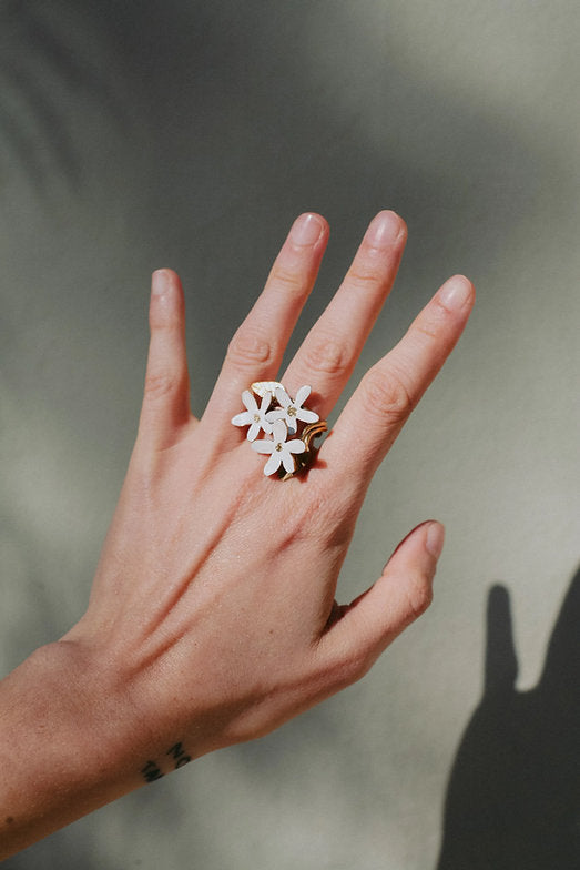 Anillo jazmin del aire