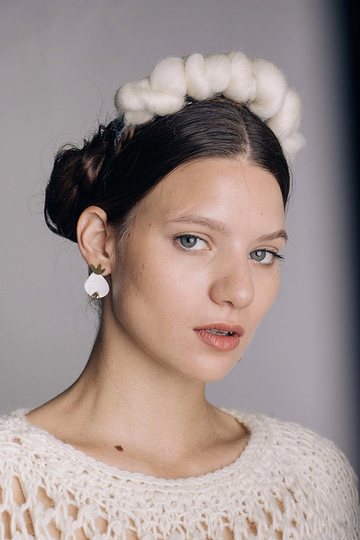 Small garlic earrings