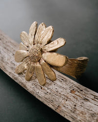 Anillo flores gigante