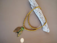 Collar chicharra y vidrios