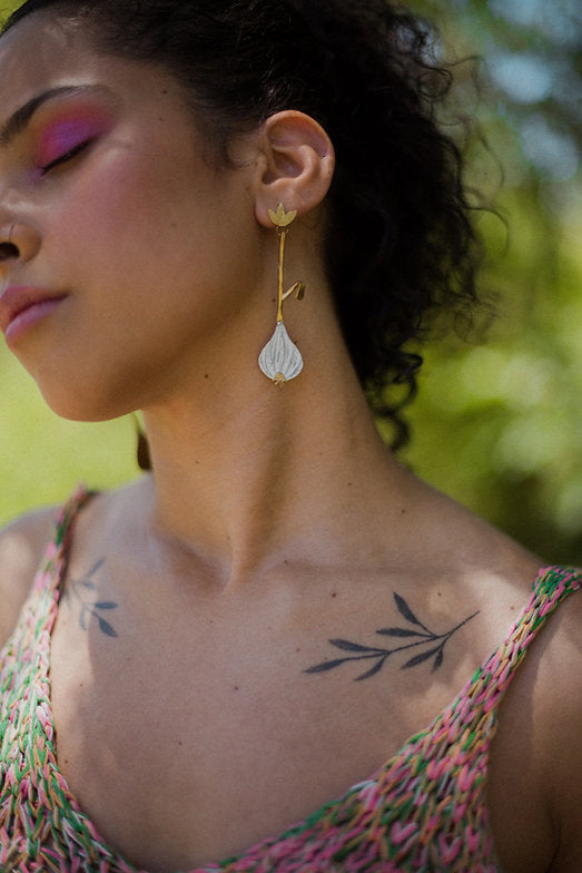 Garlic root earrings