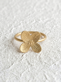 Anillo hortensia simple