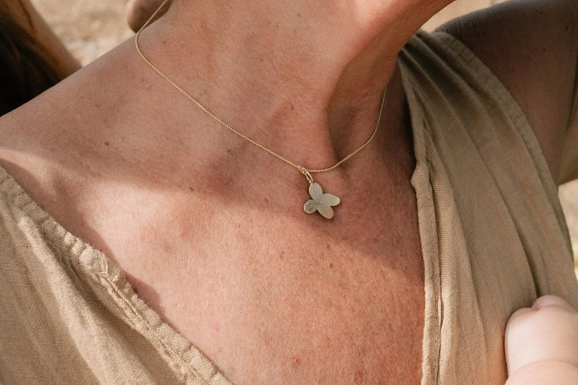 Collar hortensia simple