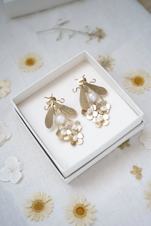 Pendientes abejas y perlas