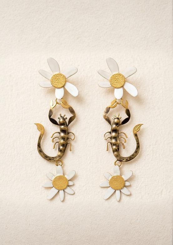 Pendientes escorpiones y flores