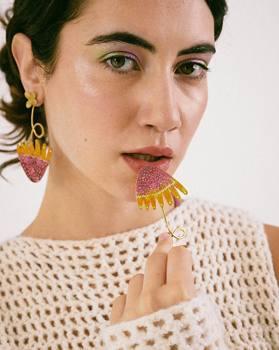 pendientes floreciendo