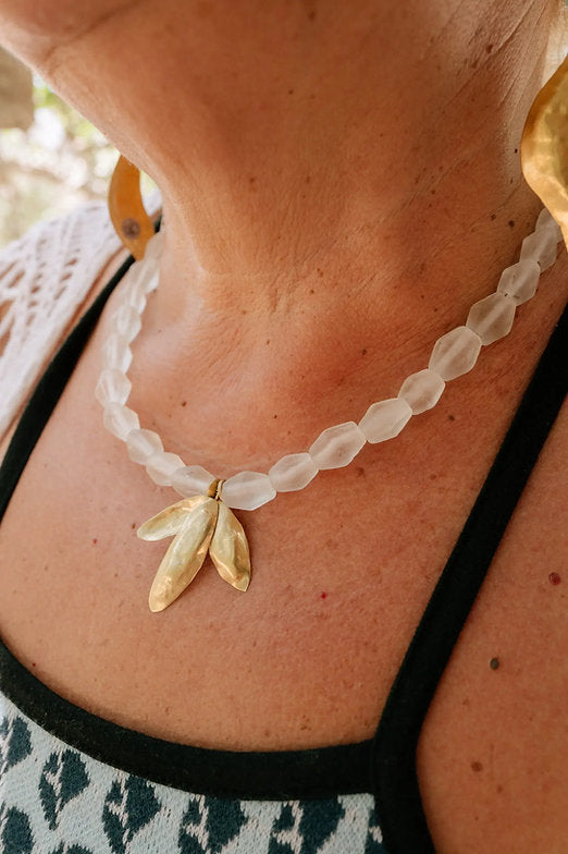 collar petalos