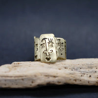 Anillo caritas