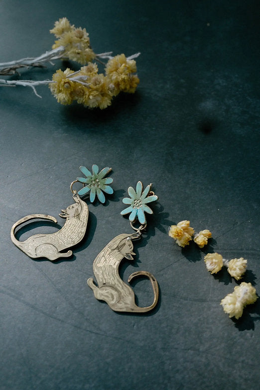 Pendientes gatitos y flores